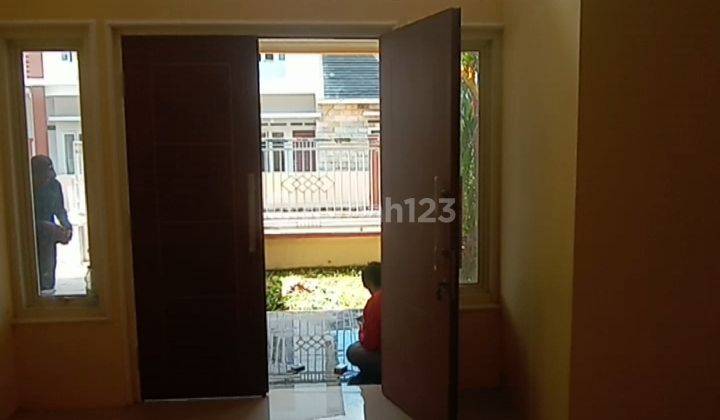 Rumah di Jalan Tegal Besar SHM Sudah Renovasi Selatan 9