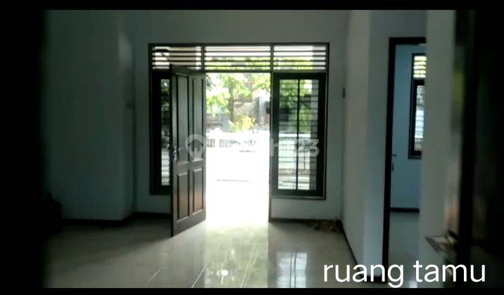 Rumah 2 Lantai SHM Sudah Renovasi Timur di Jl Teuku Umar 4