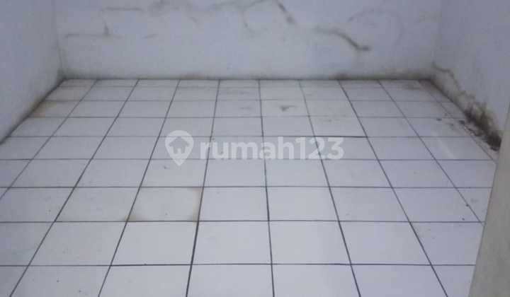 For Rent: Shop House in Kamal Raya. Area 4x12m. 3 Floors. 2