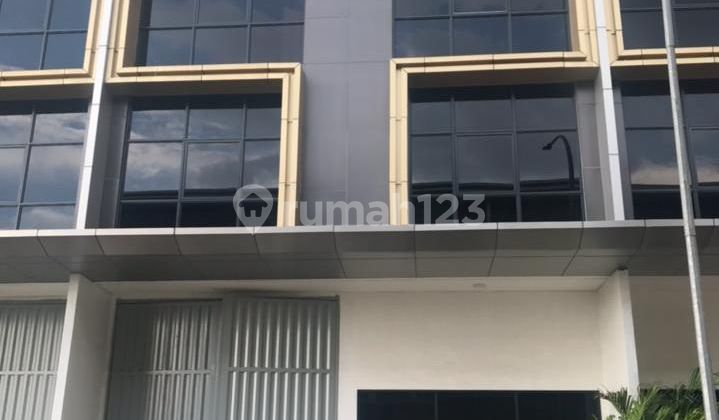 Gudang dalam kawasan pergudangan di Tangerang