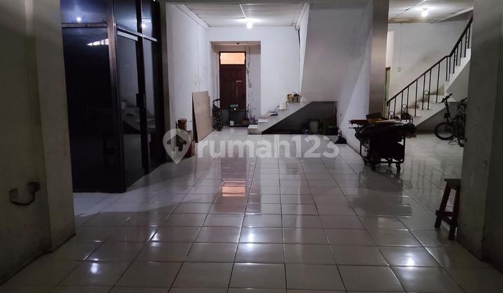 Ruko gandeng  3 lantai di Pangeran Tubagus Angke Komplek BNI