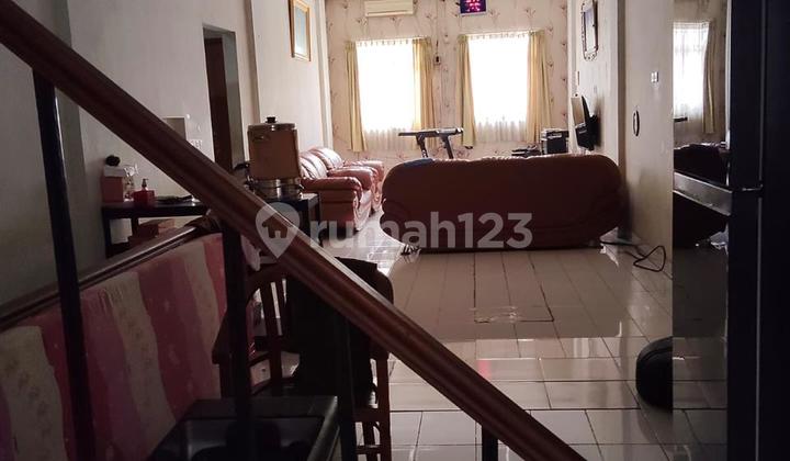 3-story connected shophouse in Pangeran Tubagus Angke, BNI Complex 2