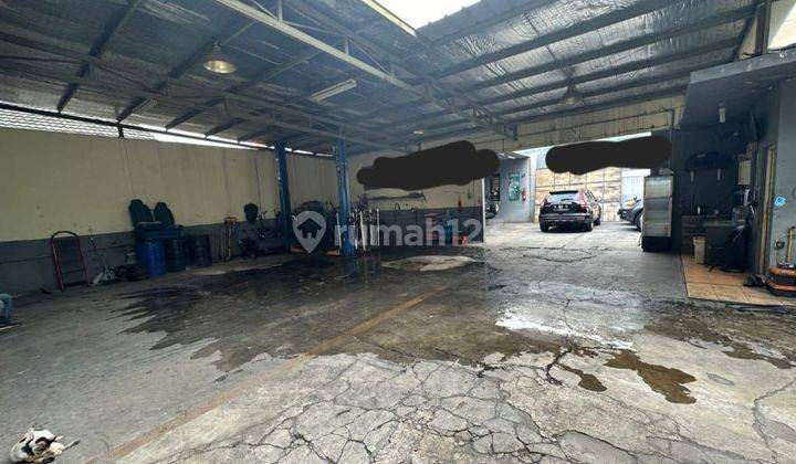 Disewakan ruang usaha mainroad lakasi strategis halaman blkg luas 2