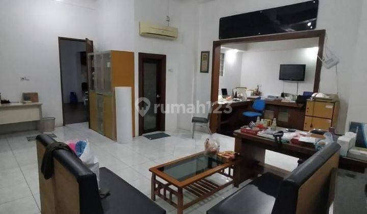 Dijual rumah dan ruang usaha pinggir jalan besar 2lantai 2