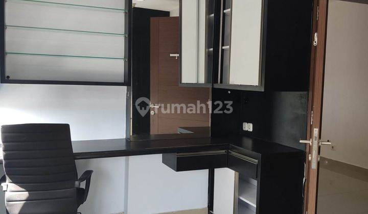 Dijual apartemen sudirman tower rosewood lantai 18 3BR semi furnished jarang ada 2