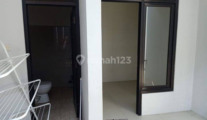 Dijual rumah modern dalam komplek di daerah ciwaruga 2 lantai semi furnished 2