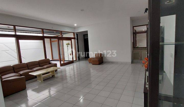 Dijual rumah di komplek dadali baru selesai renovasi dan siap huni SHM ada taman depan dan taman belakang 2