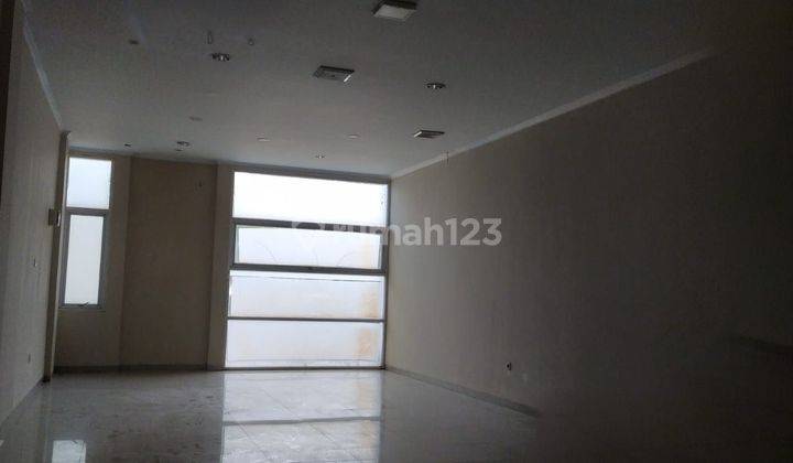 Dijual Ruko Holis 3 Lantai Bagus Cocok Untuk Usaha Sangat Strategis SHM Luas 160 m 2