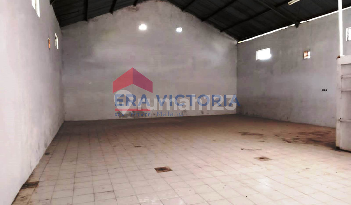 Gudang Luas Di Jalan Poros Hayam Wuruk Jember Akses Truk 5