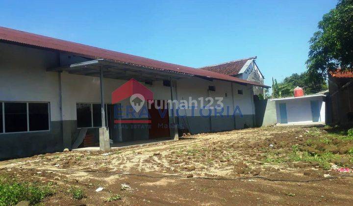 Gudang Luas Di Jalan Poros Hayam Wuruk Jember Akses Truk 7