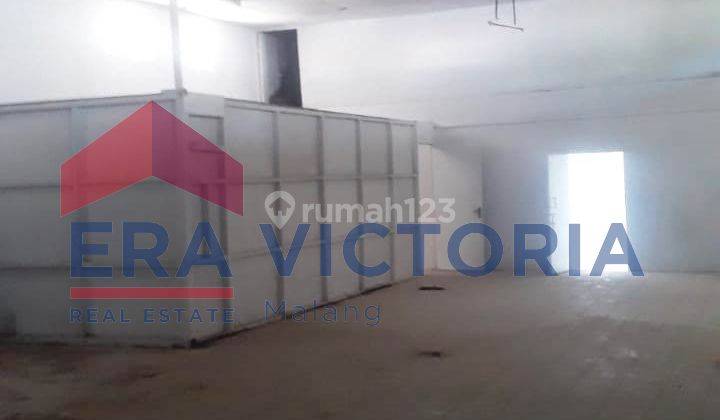 Gudang Luas Di Jalan Poros Hayam Wuruk Jember Akses Truk 11