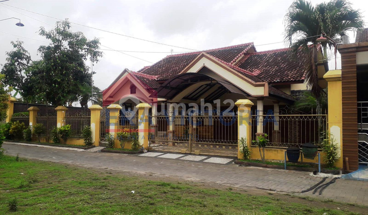 Rumah Besar Kamar Banyak Kondisi Terawat Di Kepanjen Malang 2