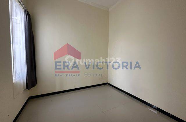 Rumah Pojokan Desain Cakep Di Grand Arumba Dekat Kampus Umm