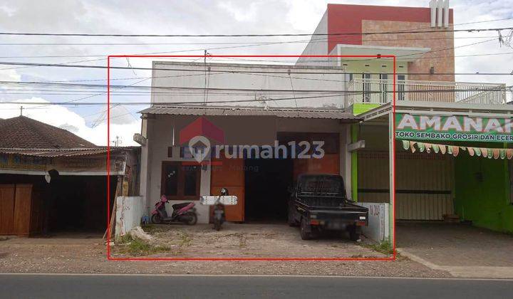 Gudang Pinggir Jalan Raya Bunut Wetan Pakis Dekat Gerbang Tol 1