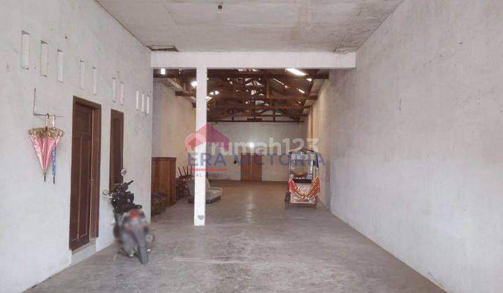 Gudang Pinggir Jalan Raya Bunut Wetan Pakis Dekat Gerbang Tol 3