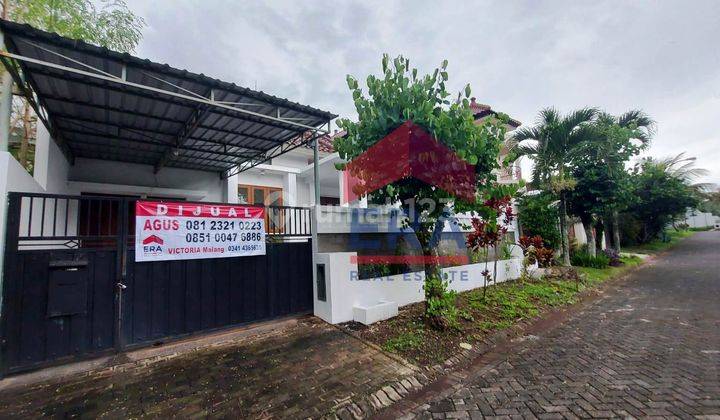 Rumah Modern Hadap Timur, Luas 300 Meter Persegi di Araya Malang 1