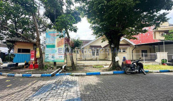 Disewakan Rumah Pojokan Halaman Depan Dan Samping Luas Kawasan Araya 2