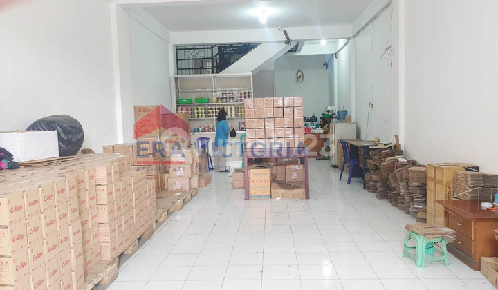 Shop House Location on a Strategic Main Road Near the Big Market and Grocery Store Shop House Location on a Strategic Main Road Near the Big Market and Grocery Store