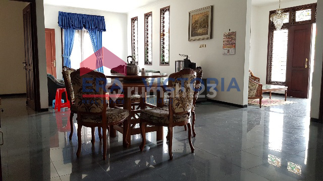 Disewakan Rumah Besar Perum Elit Pondok Blimbing Indah Araya Cluster Depan 2