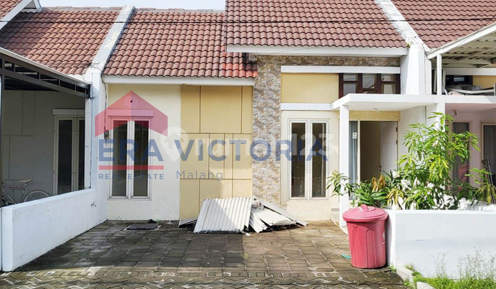 Nice House in a Strategic Area of Surabaya Near Hospitals & Industry Nice House in a Strategic Area of Surabaya Near Hospitals & Industry