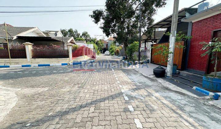 Rumah Sangat Terawat Layout Bagus Lokasi Araya Full Furnished  2