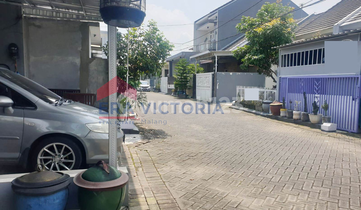 One Gate System House, Quiet Location & Easy Access to Sawojajar & Toll Road