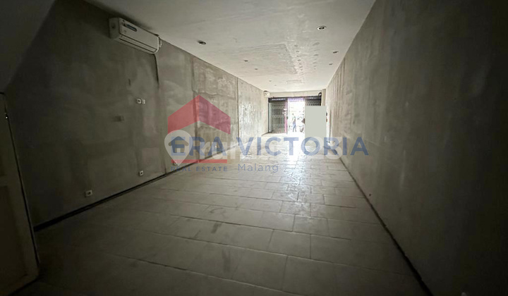 Rent a 2-Story Shop House in the Heart of Malang's Business District, Ideal for Business & Office 2