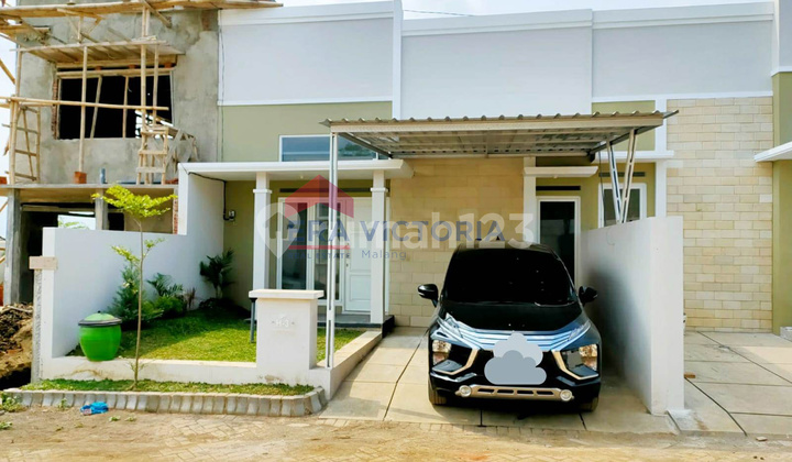 Living Comfortably in a Lush House, Near Sawojajar Toll Exit & Fresh Atmosphere.