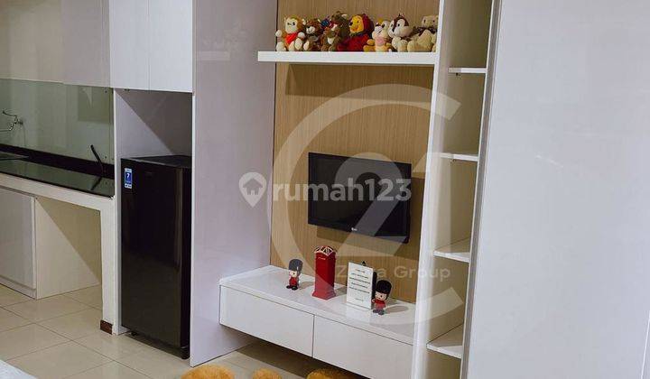 Sewa Apartemen Royal Mediterania Studio Full Furnished Lantai Tinggi 1