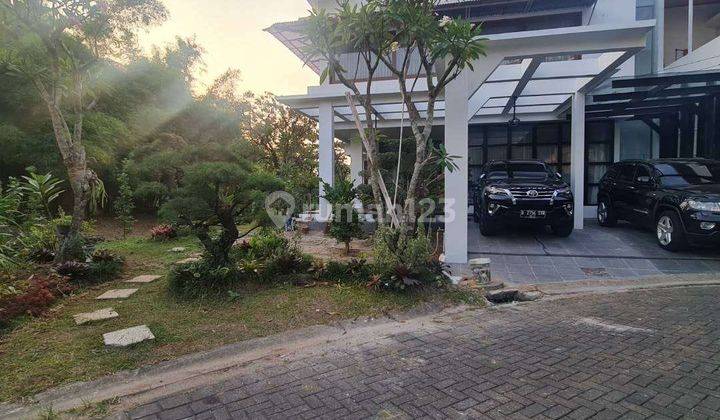 Rumah Hoek Bagus Siap Huni Harga Bagus di De Latinos BSD City 2