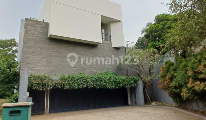 Cool House by Architect Denny Gondojatmiko at Bukit Golf Terrace BSD City