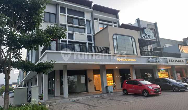 3-Story Shop House with Free Parking in Melody Scientia Summarecon Serpong 2