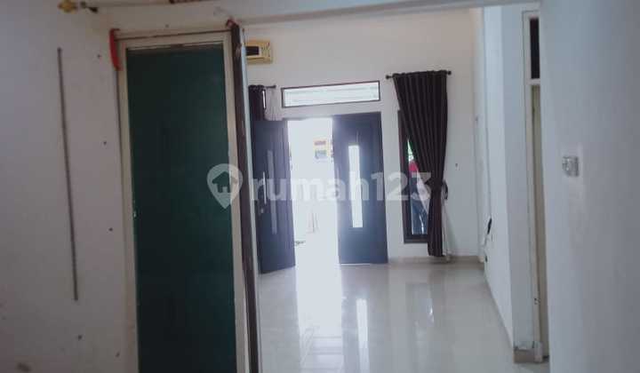 Rumah di Sektor 1 C Gading Serpong Tangerang 2