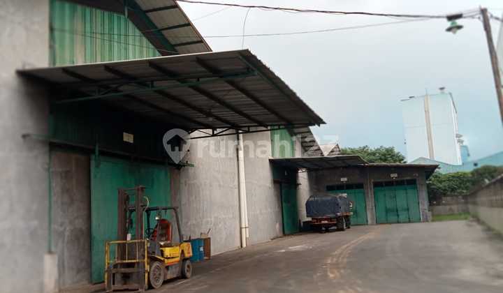 For quick rent: Warehouse located near PT Gajah Tunggal in Tangerang City, accessible for 40ft containers, flood-free, 24-hour security.