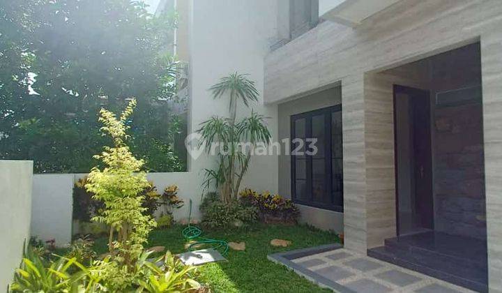Rumah Model Modern Minimalis Baru Cluster San Diego Pakuwon City 10