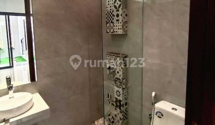 Rumah Model Modern Minimalis Baru Cluster San Diego Pakuwon City 12