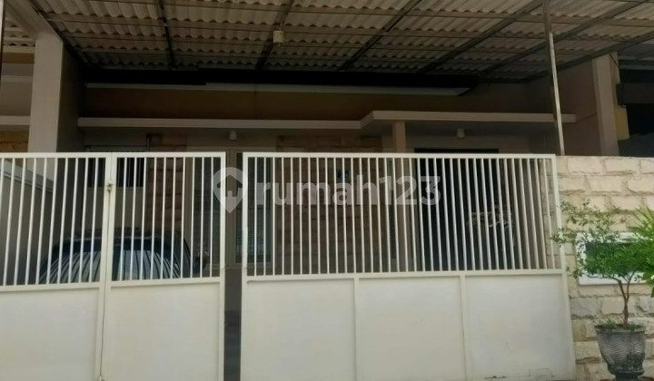 Manyar Tompotika House Below Market Price Hot Listing by Bu