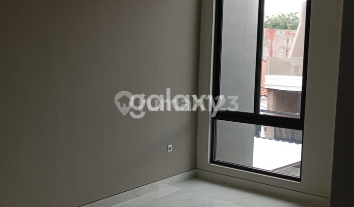 Rumah Baru Gress Florence Pakuwon City Mewah Hot Listing Langka 2