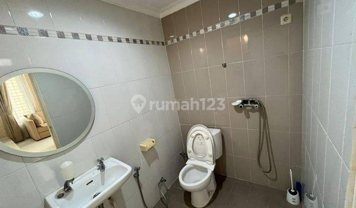 Disewa Rumah 2 Lantai Taman Menteng Bagus Sekali Lippo Cikarang 9