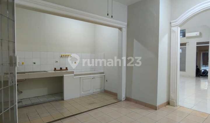 FOR RENT 1-Story Semi-Furnished House in Taman Tivoli 2