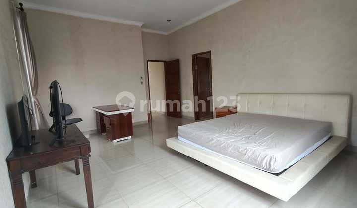 For Rent and Sale Jl Madiun No 38 Taman Menteng Lippo Cikarang 2