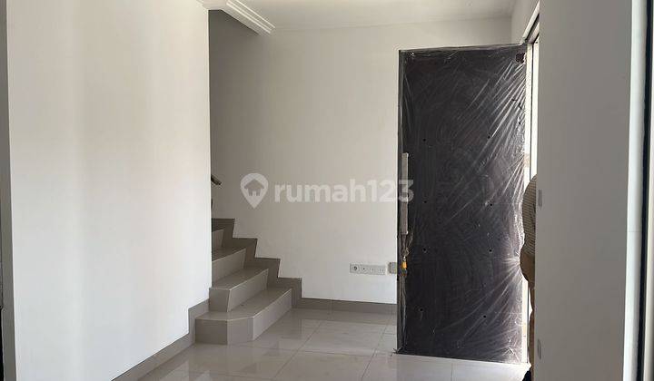 Rumah 2 Lantai di Pik 2, Aman Dan Nyaman, Letak Strategis 2