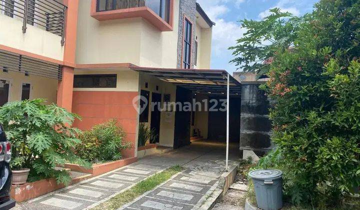 Rumah 3 Lantai Furnished di Perumahan Puri Skelimus , Buah Batu 2