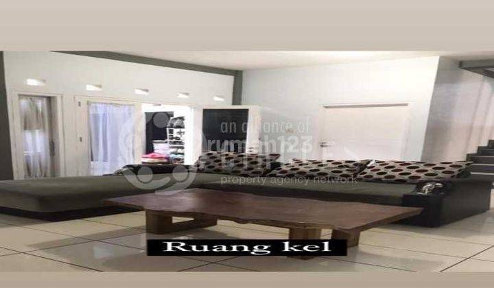 Carport Bisa 3 Mobil Rumah 3 Lantai di Antapani, Bandung 1