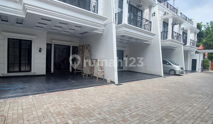 Rumah Baru 3 Lantai Akses Jalan Lebar, Di Lalui Kendaraan Umum 2