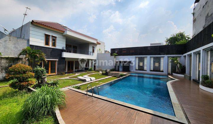 Rumah Mewah Tropical Modern Siap Huni Halaman Luas. 2