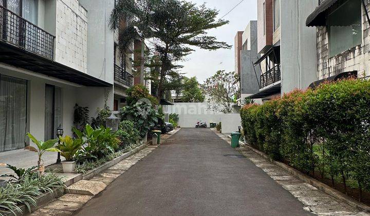 Rumah Dalam Townhouse Full Furnished Suasana Nyaman 1