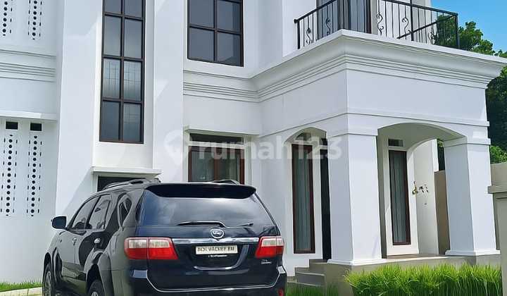 Rumah Baru Renovasi 2 Lantai Dengan Gaya Classic Selangkah Ke Mrt