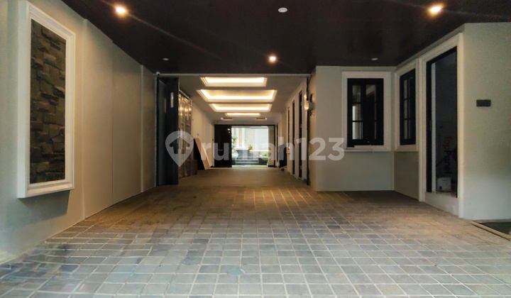 Brand New Modern Classic Siap Huni Area Bebas Banjir Jl. Benda Jagakarsa 2