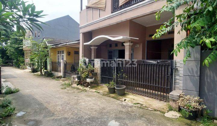 Rumah Secondary Terawat 2 Lantai Dalam Komplek  2